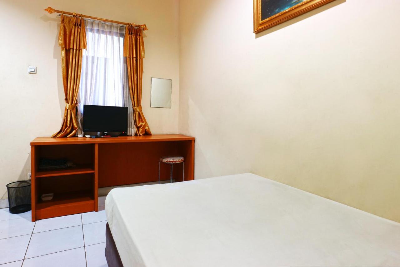 Sabrina Guest House Jakarta Exterior foto