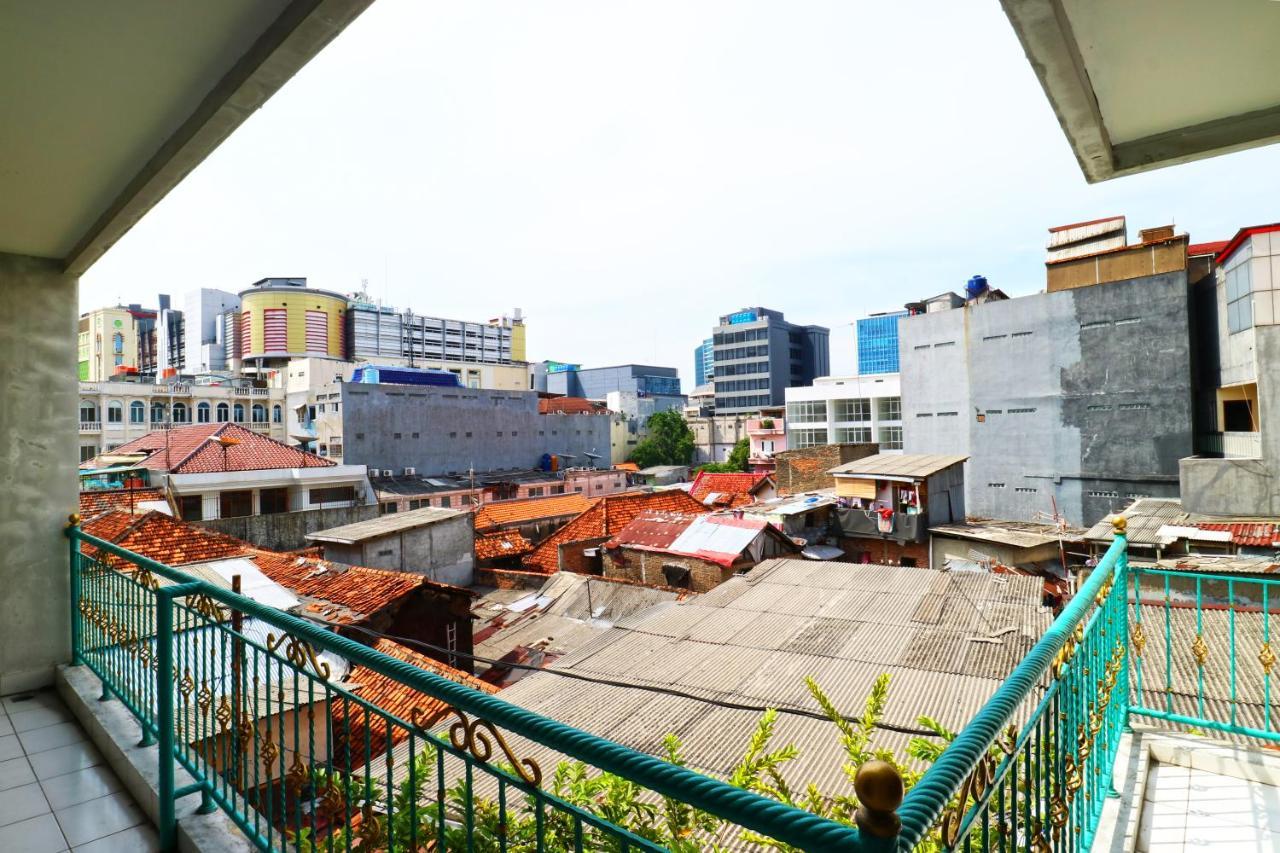 Sabrina Guest House Jakarta Exterior foto